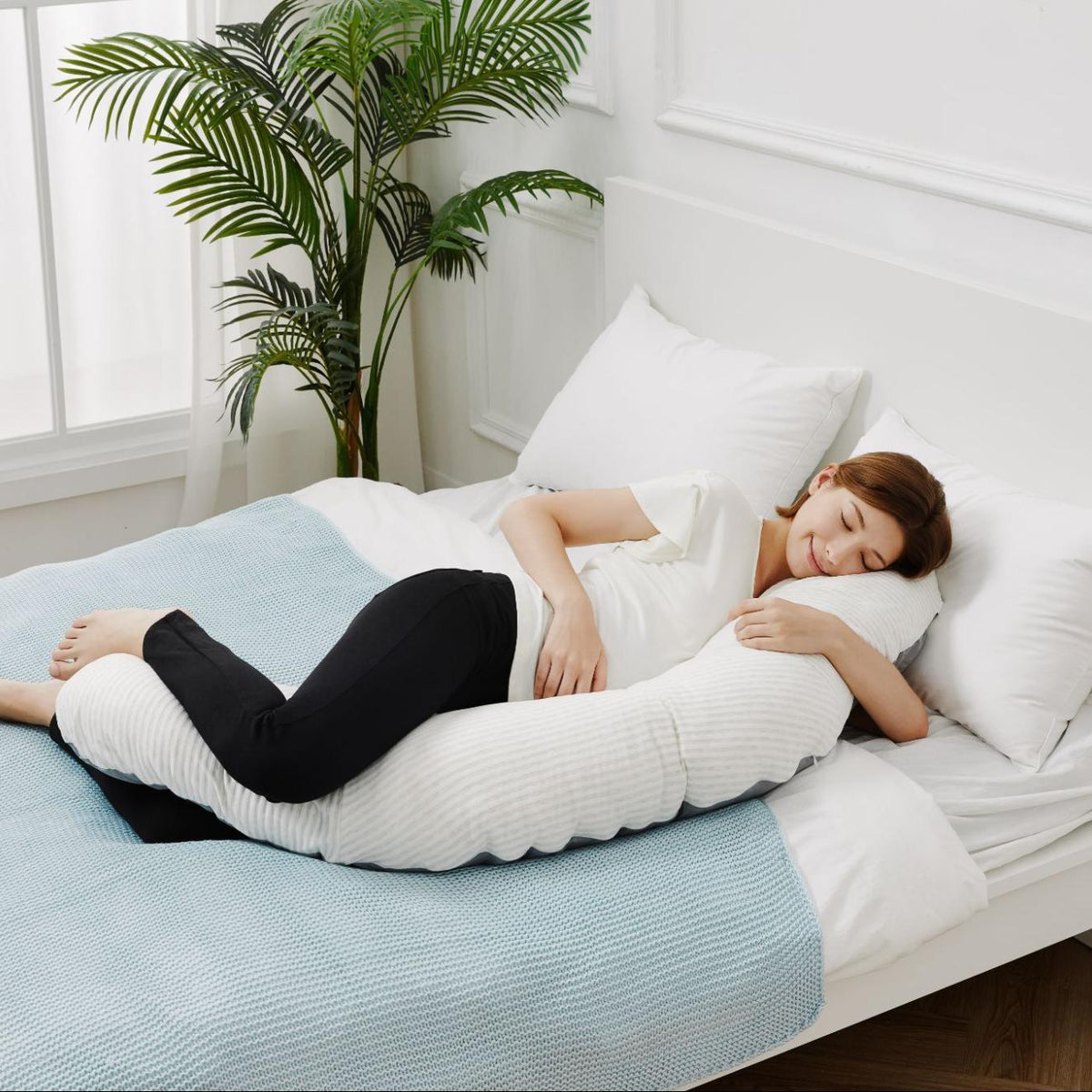 Best pregnancy pillows to shop in 2023 for support, comfort and to combat back  pain